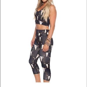 Deer skull leggings NWT super soft